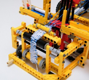 Ткацкий станок LEGO